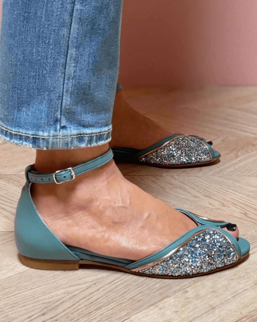 BRIGITTA | Elegant Low Glitter Sandals Perfect for Every Occasion