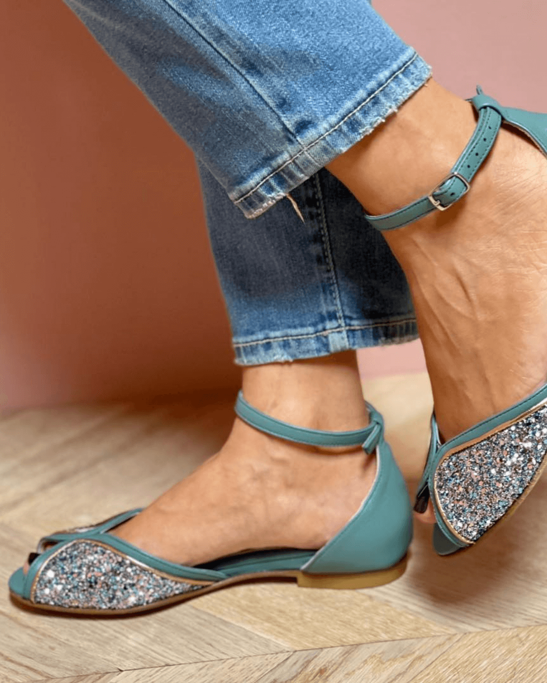 BRIGITTA | Elegant Low Glitter Sandals Perfect for Every Occasion