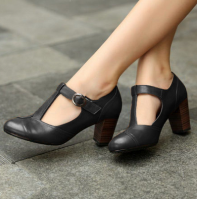 RACHELE | Elegant T-strap low-heeled shoe for a sophisticated look