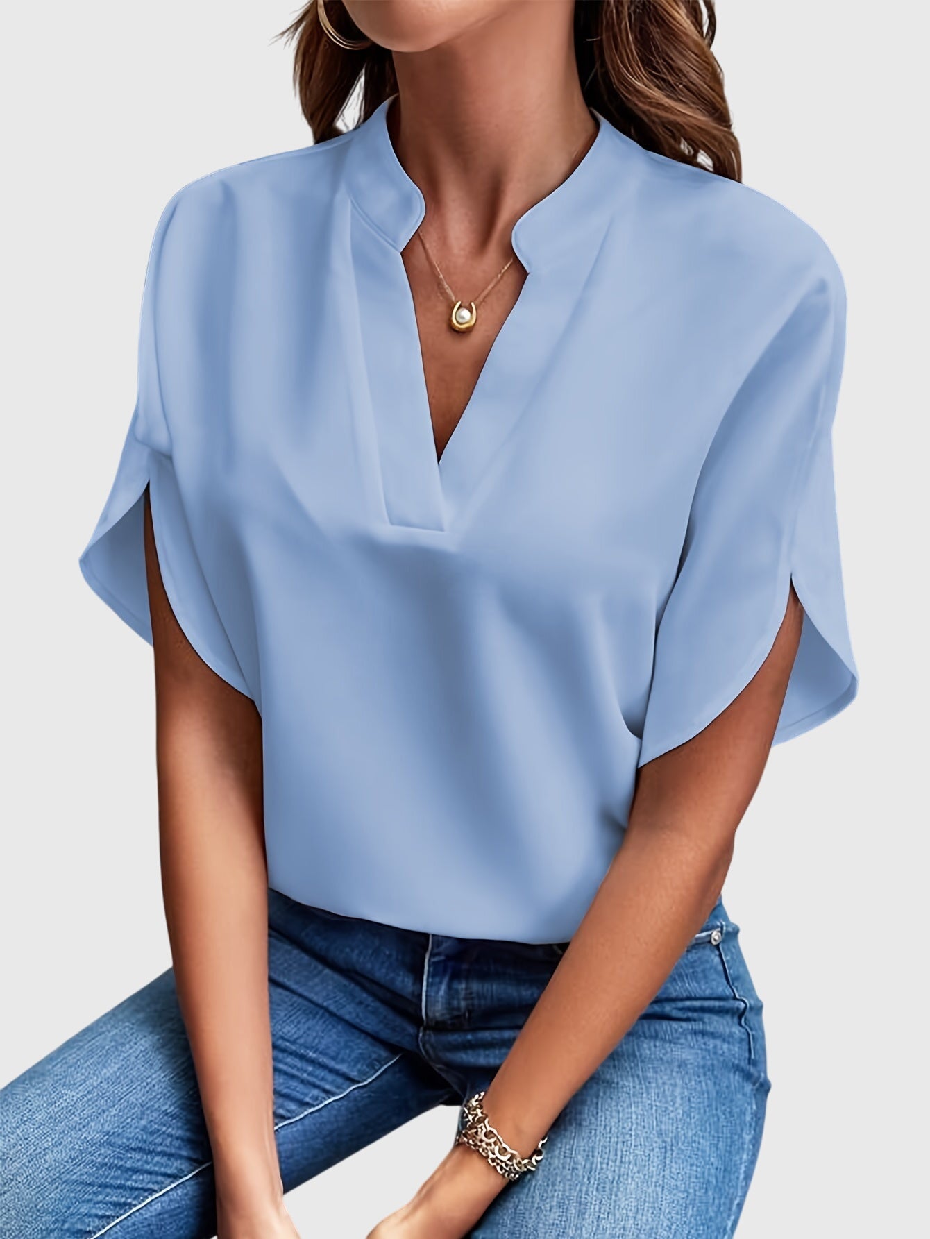 VIVI - Elegant Lightweight Blouse